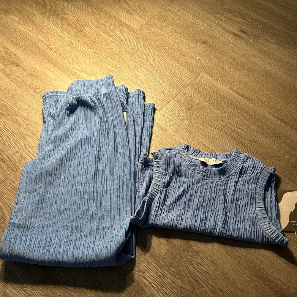 Blue Textured Sleeveless Top and Pants Set